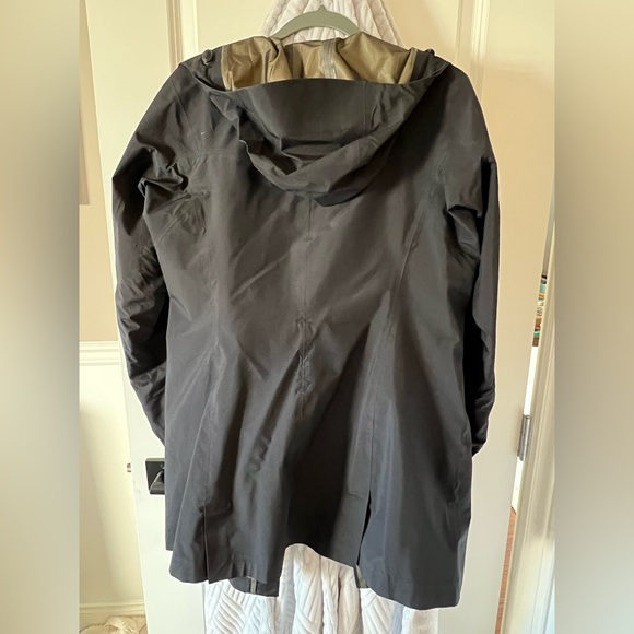 ARC’TERYX women’s Gore-Tex jacket - Picture 5 of 5